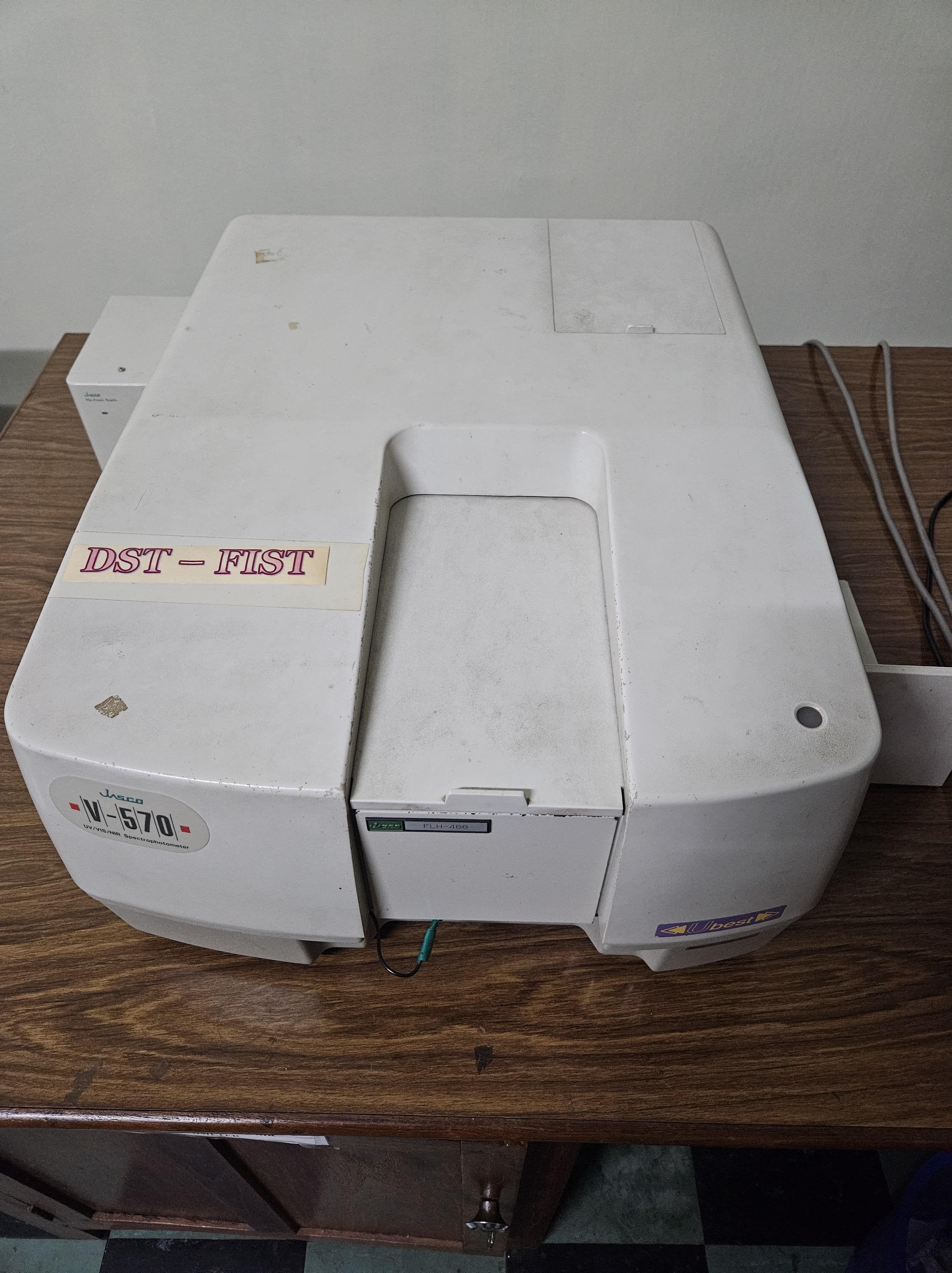 UV Visible Spectro Photometer